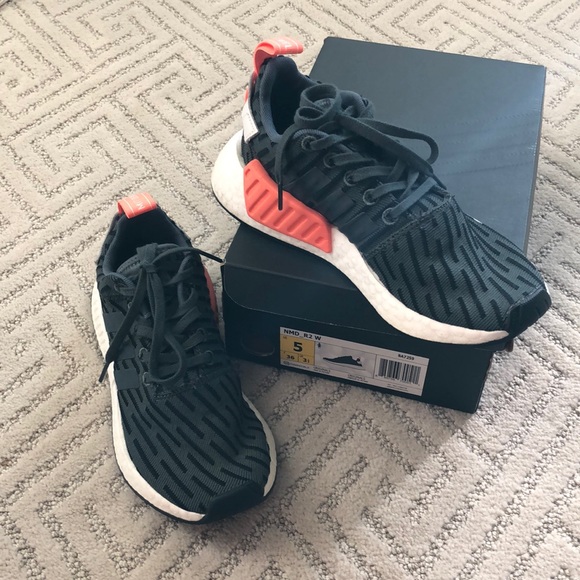 Adidas NMD R2 - Picture 4 of 7